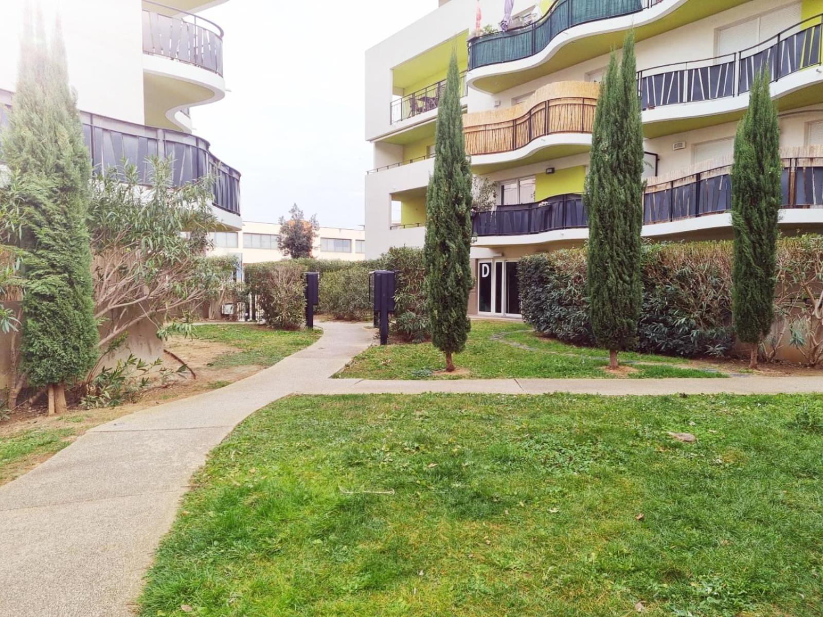 Grand Appartement Avec Garage Et Terrasse Castelnau-le-Lez Kültér fotó