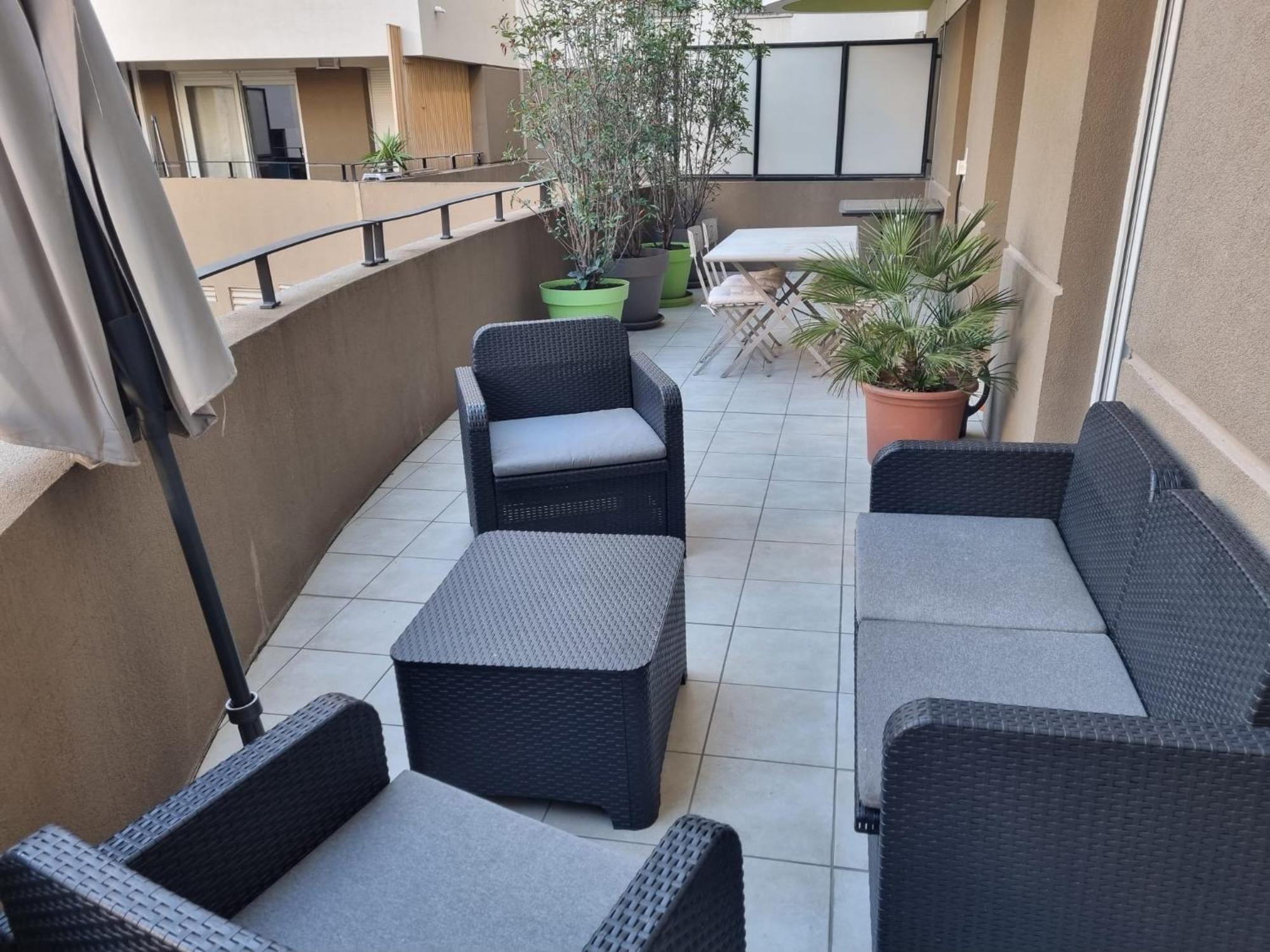 Grand Appartement Avec Garage Et Terrasse Castelnau-le-Lez Kültér fotó